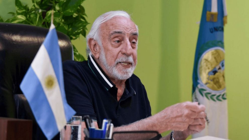 Roberto Fernández, líder de la UTA, ultima detalles para dar el veredicto final.