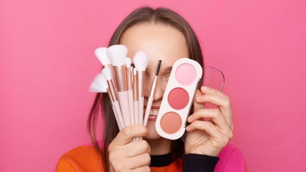 ANMAT prohibió varios cosméticos infantiles que pueden afectar la salud (Freepik).