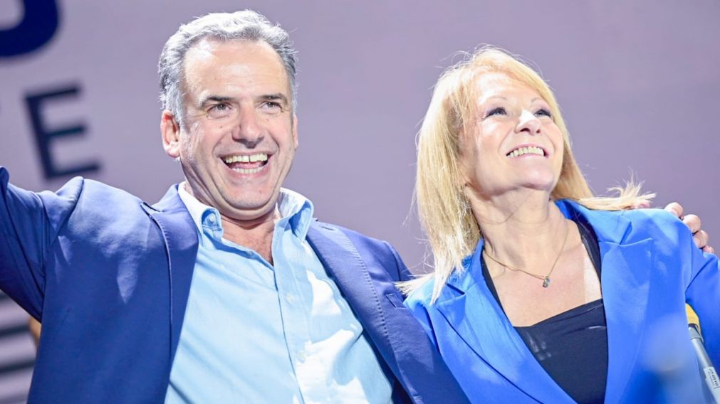 Yamandú Orsi, del Frente Amplio, se impuso en la primera vuelta de la elección en Uruguay pero no evita el balotaje.