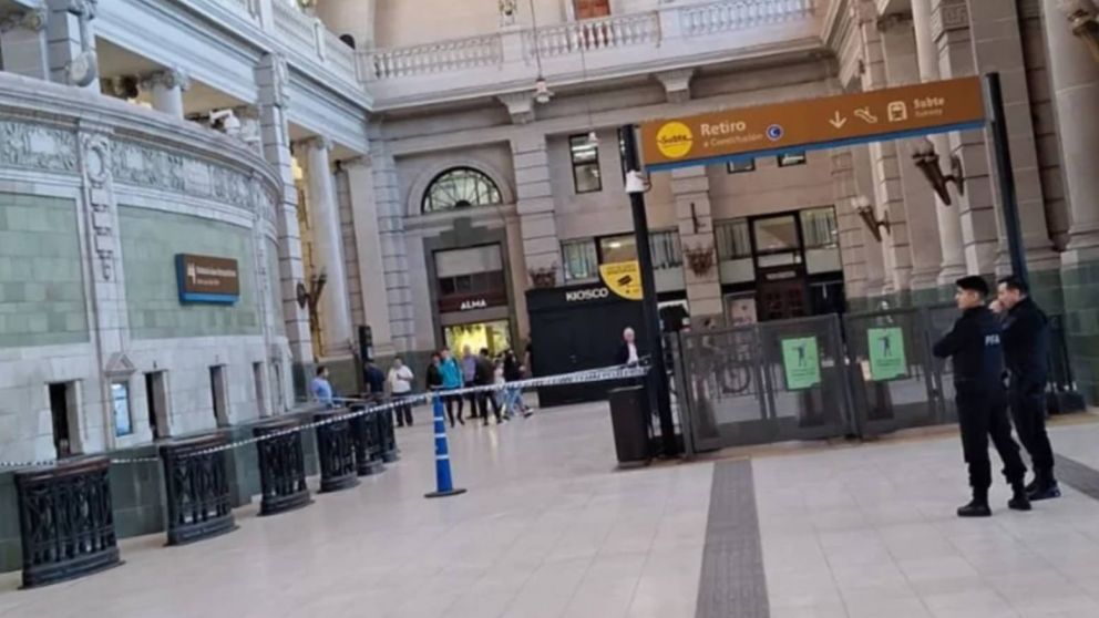 Cerraron la estaci�n de trenes de Retiro por una amenaza de bomba (Foto NA).