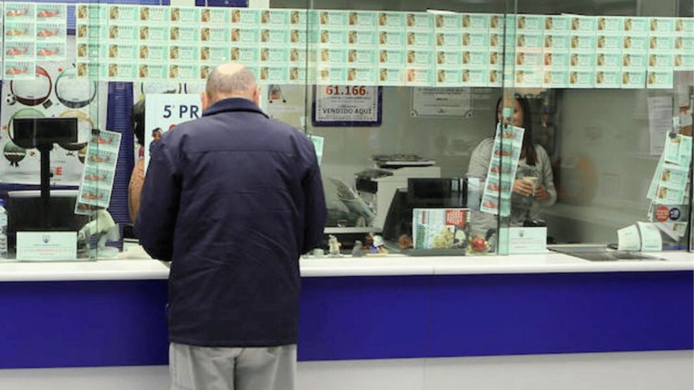 Ganó una fortuna en la quiniela y no durmió por una semana.