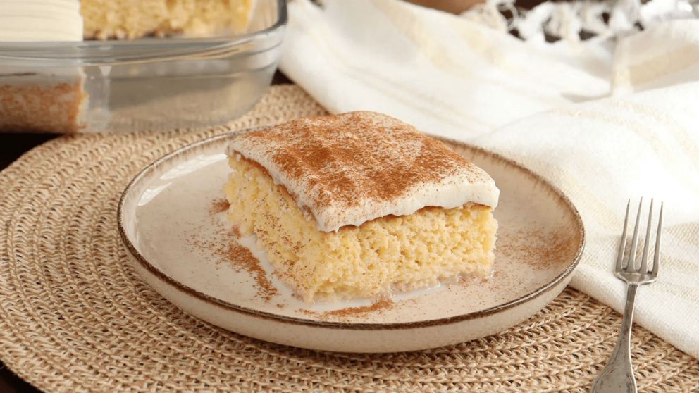 Prepará esta deliciosa torta tres leches, una receta ideal para compartir en la merienda o en cualquier ocasión especial.