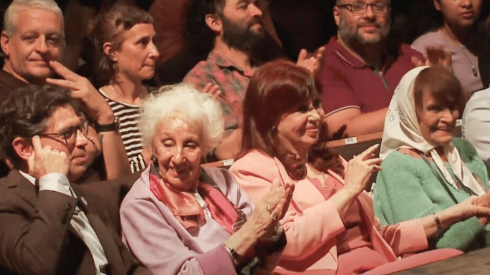 Axel Kicillof y Cristina Kirchner presentes en acto de Abuelas.
