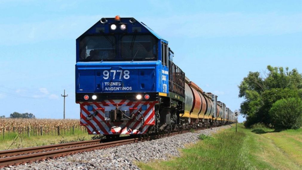 El Belgrano Cargas es una de las empresas a privatizar aprobadas en la Ley Bases.