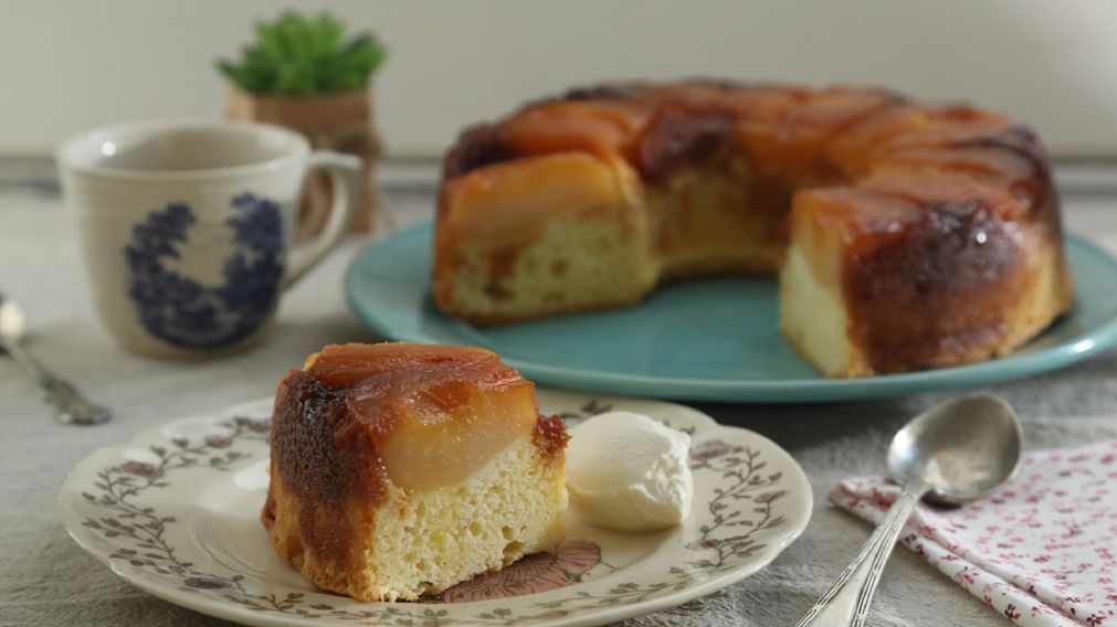 Torta invertida de peras: receta fácil y tentadora, ideal para los "dulceros".