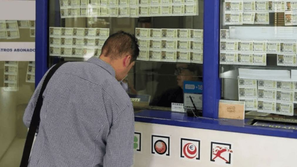 Un apostador ganó una fortuna en la Quiniela gracias al error de una máquina averiada que le dio un billete equivocado