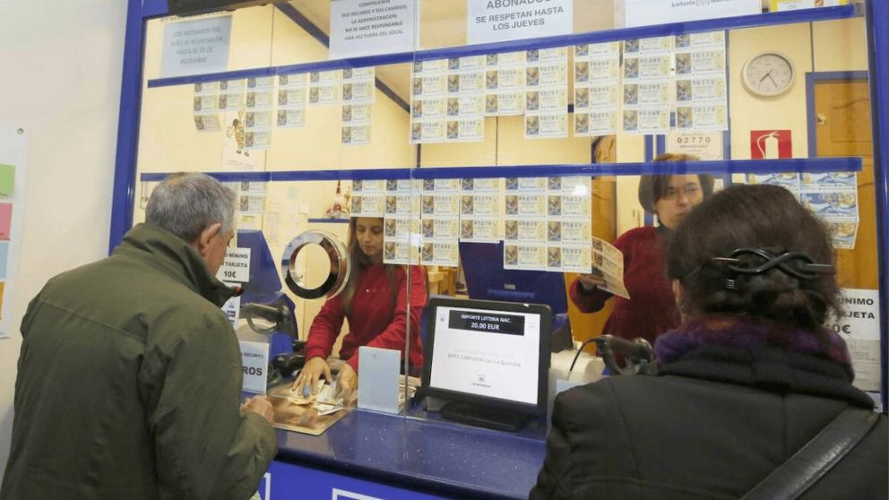 La pareja ganó una fortuna en la Quiniela tras cambiar su estrategia y seguir su intuición, convirtiendo una corazonada en un premio inesperado (Imagen ilustrativa).