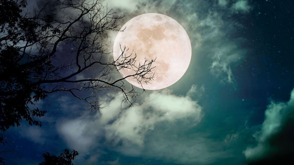 Luna llena de octubre: signos del zodiaco que cumplirán metas inesperadas.