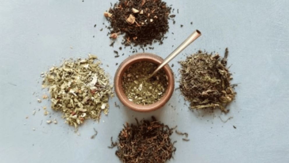 Tomá nota: Las hierbas que tenés que usar para preparar un mate más saludable y evitar la acidez o hinchazón (Imagen ilustrativa)