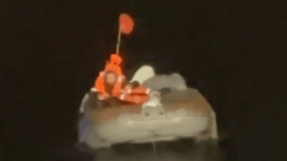 Rescataron a un náufrago que pasó más de dos meses a la deriva (Imagen captura vídeo).