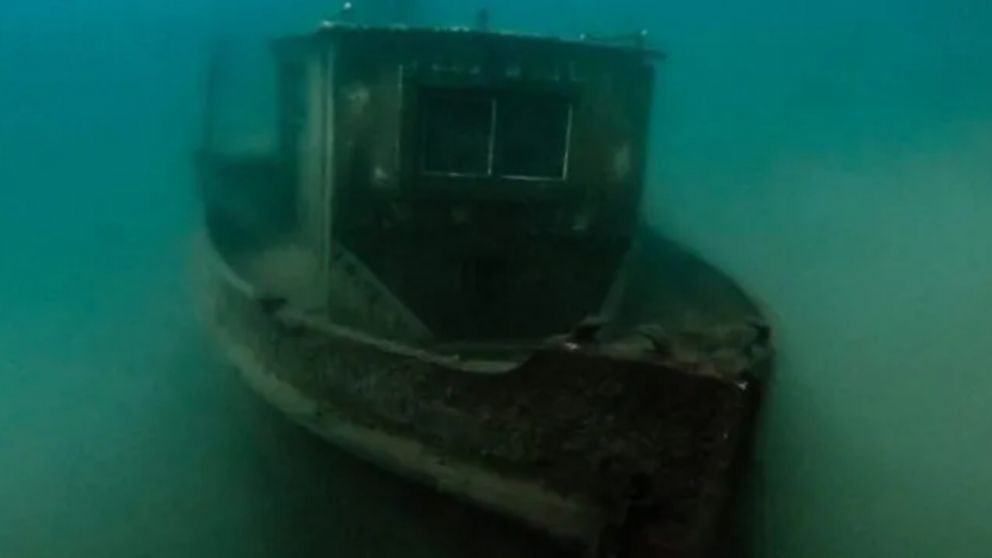 El histórico barco hallado en las profundidades del lago Nahuel Huapi.