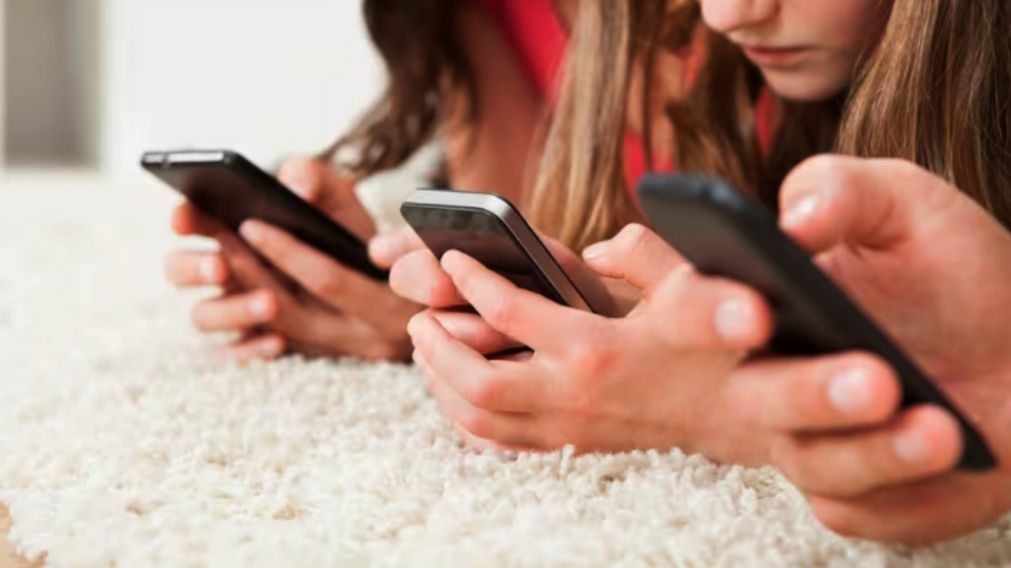 Adolescentes del pa�s ya utilizan el asistente virtual Luz�a.