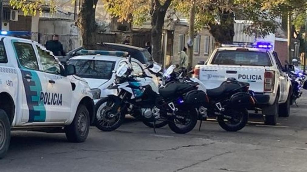Los investigadores policiales se apersonaron en el lugar del crimen.