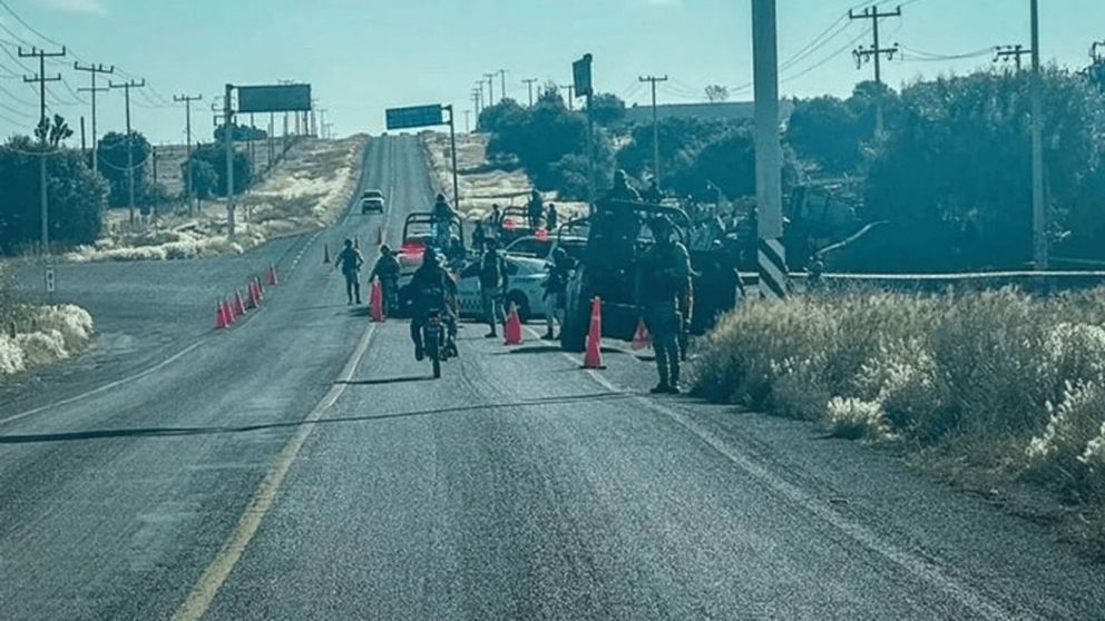 Los cadáveres decapitados fueron encontrados dentro de varias bolsas en un ruta en el estado mexicano de Jalisco (Imagen Milenio).