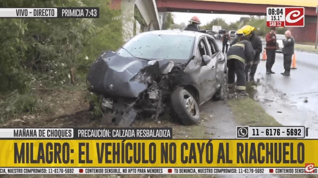 Tremendo: perdió el control, chocó contra una arboleda y casi termina al Riachuelo