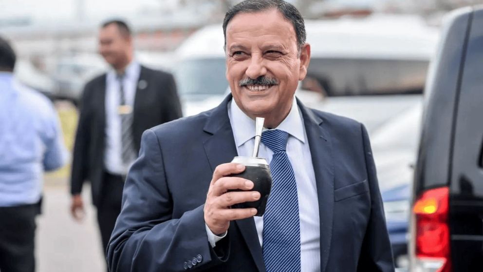 El gobernador aseguró que si gana la interna del PJ en noviembre, la ve a "Cristina acompañando".