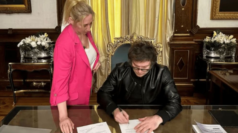 Javier Milei traspasará la Secretaría de Cultura a la órbita de Presidencia.
