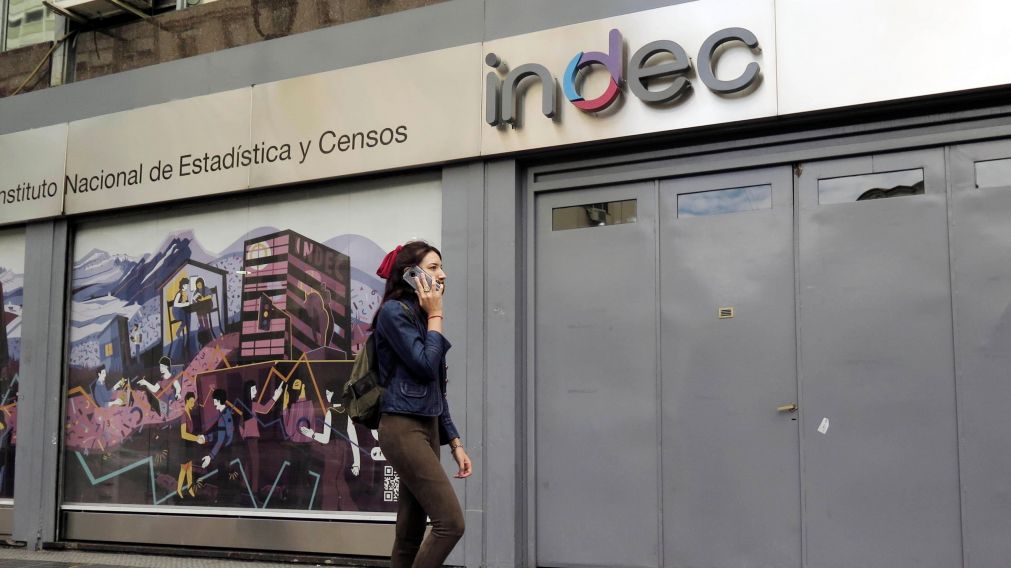 Según el organismo, cubrir el costo de las necesidades básicas de una familia tipo ya insume casi un millón de pesos (Noticias Argentinas).