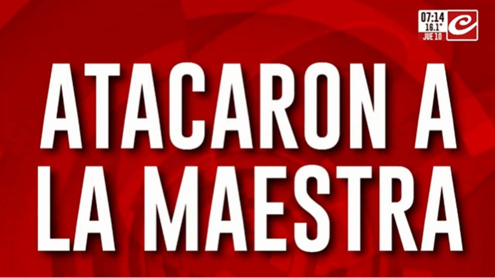 Tremendo video: madres atacan a golpes a una maestra por presunto maltrato a sus hijos