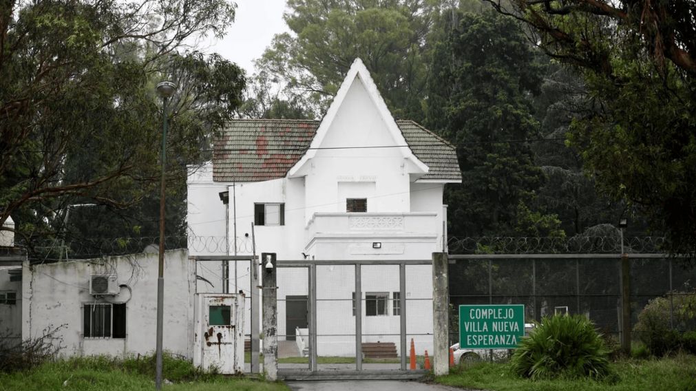 Tres adolescentes escaparon del instituto de menores en el que estaban detenidos.