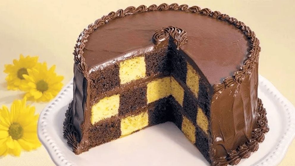 Torta "ajedrez" de vainilla y chocolate para el mate: receta sencilla, económica y sabrosa (Imagen ilustrativa)