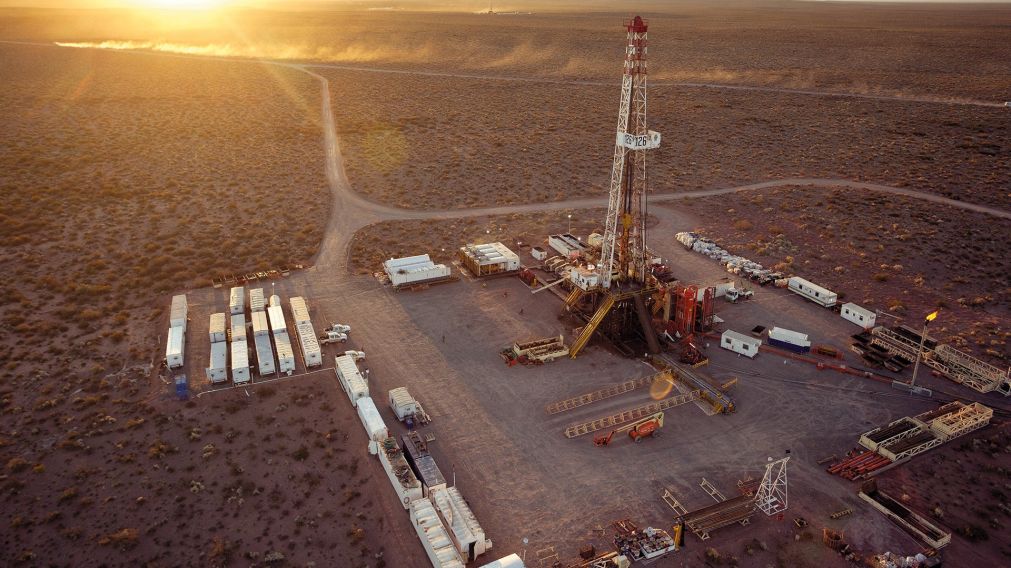 Guillermo Francos anunció que YPF está cerca de vender el 30% del gas de Vaca Muerta a una petrolera internacional