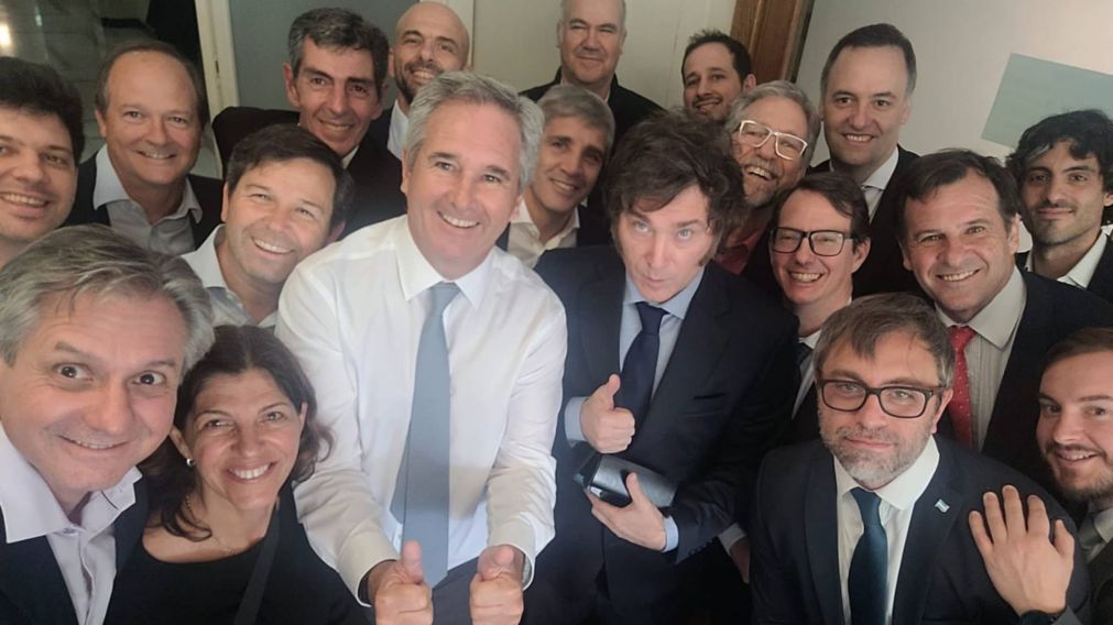 Javier Milei visitó el ministerio de Economía y almorzó con Luis Caputo