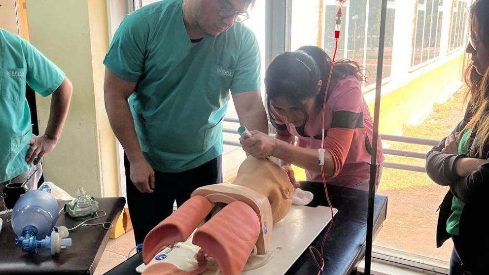 Brinda un espacio para el aprendizaje de prácticas basadas en evidencia e innovaciones para los mejores cuidados de salud.