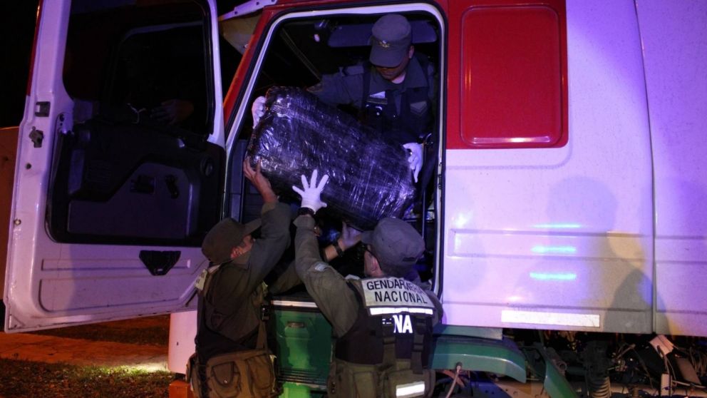 Venía de Paraguay, lo pararon en control de rutina y como "acompañante" llevaba más de 250 kilos de marihuana