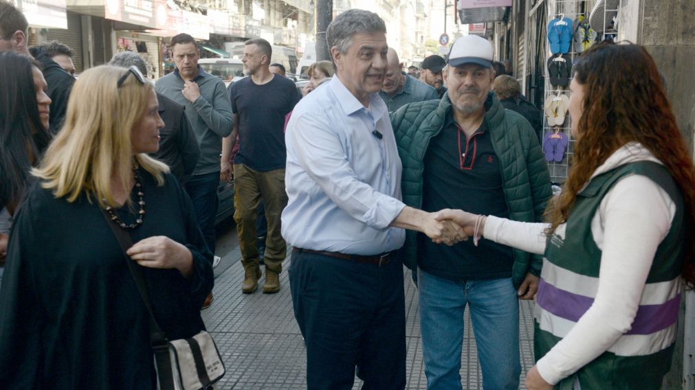 Jorge Macri recorrió el barrio porteño de Once.