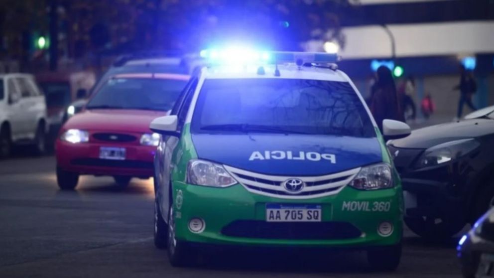 Los policías desarrollaron operativos para establecer el paradero de los hampones.