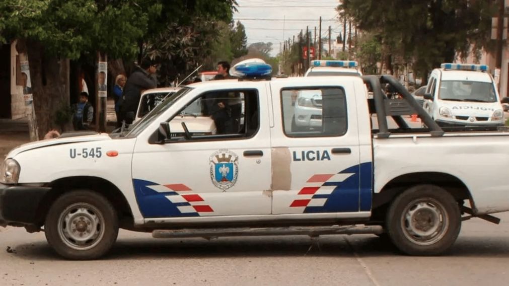 La policía logró detener al ladrón y recuperar las sillas que le robó a la vecina.