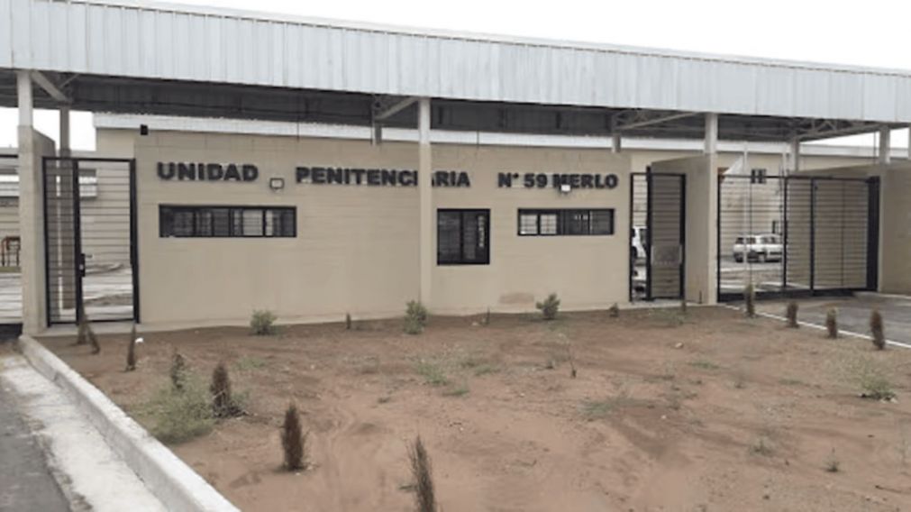 Detuvieron a un agente penitenciario acusado de abusar a una presa en el penal de Merlo.