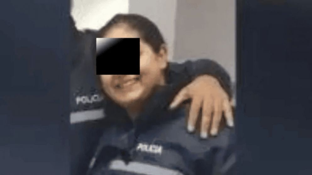 Después de matar a sus hijos escribió dos carteles para su hermana.