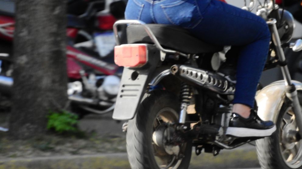 La falta de chapas patentes en los motoveh�culos traen multas (Imagen ilustrativa).