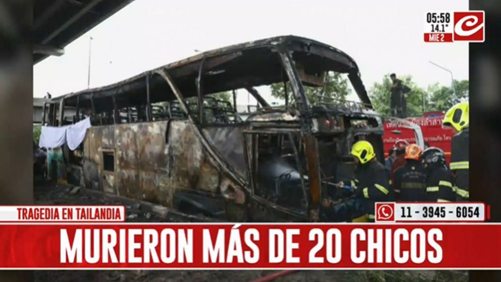 Imágenes impactantes: micro escolar se prende fuego y deja más de veinte niños muertos