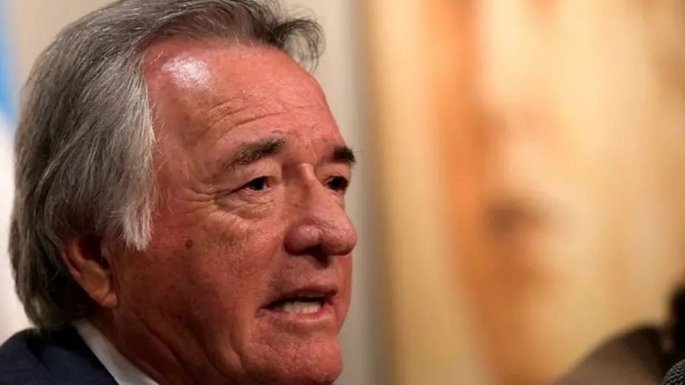 Fuentes cercanas al sindicalista confirmaron que ingresó a la guardia "muy descompensado".