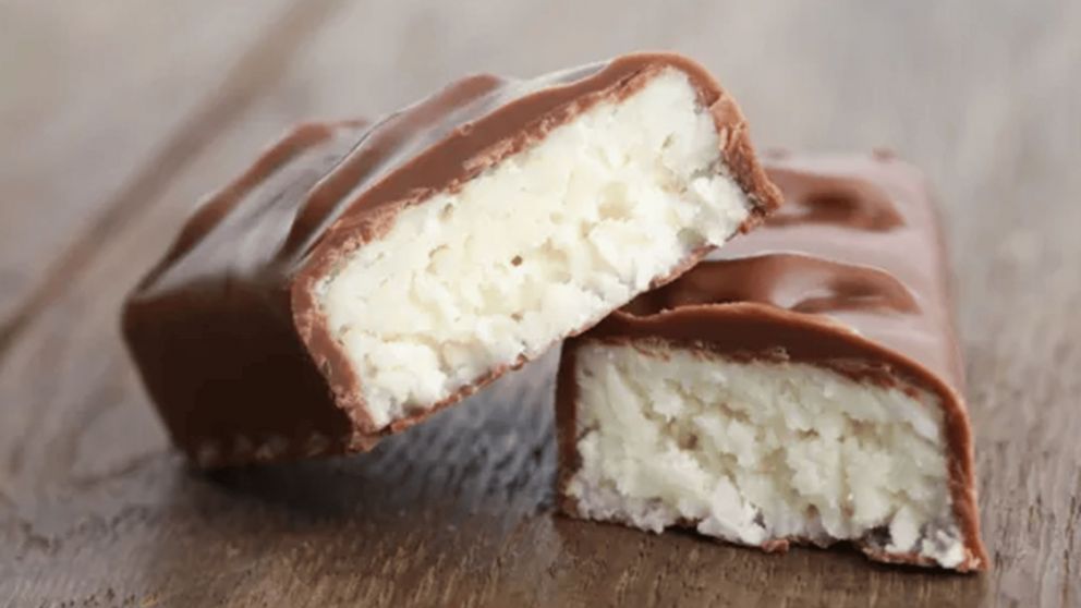 Barritas de coco y chocolate en pocos minutos.