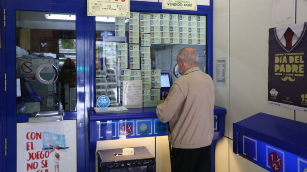 El militar jubilado compró el ticket ganador sin imaginar que se convertiría en mega millonario.