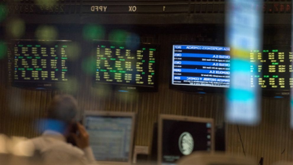 El riesgo pa�s perfor� los 1300 puntos b�sicos.