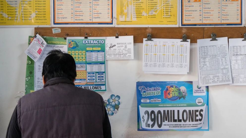 Tenía que jugarle una boleta de Quiniela al amigo, pero le "sopló" los números y ganó una fortuna.