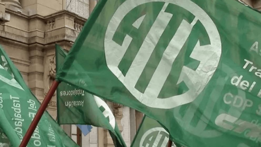 ATE marcha al Congreso contra el mega DNU (Archivo).