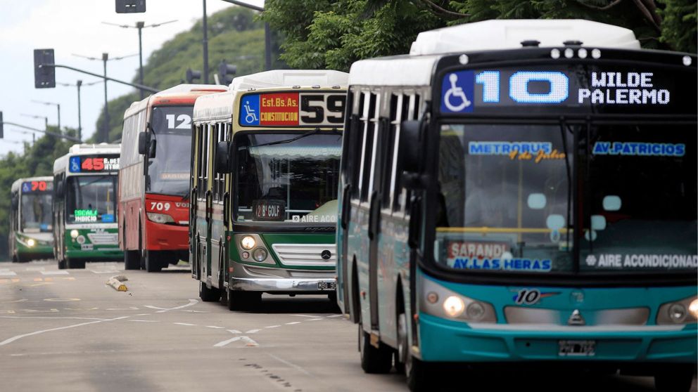 Buenos Aires, además de tener la mayor cantidad de colectivos en funcionamiento diariamente, también tiene las líneas con los recorridos más extensos.