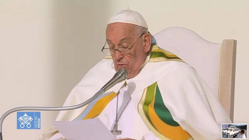 El Papa Francisco brindó una misa en Bruselas.