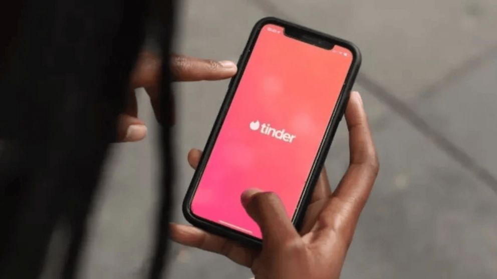 La v�ctima conoci� a la "viuda negra" de 19 a�os por la app de citas, Tinder.