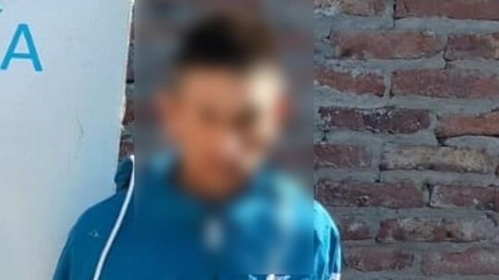 Este es el individuo que fue capturado por los investigadores policiales.
