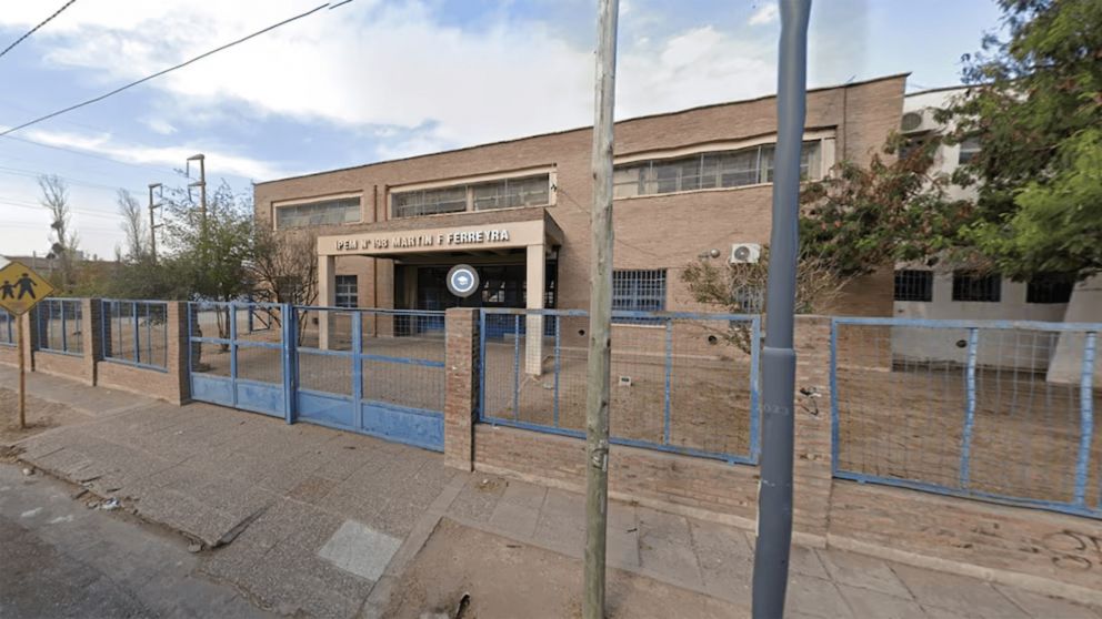 Padres y alumnos se manifestaron por los casos de bullying.