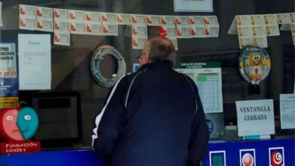 Abuelo se hizo millonario en la Quiniela y su familia tomó una drástica decisión con él por no compartir el premio: "No se lo merecen"