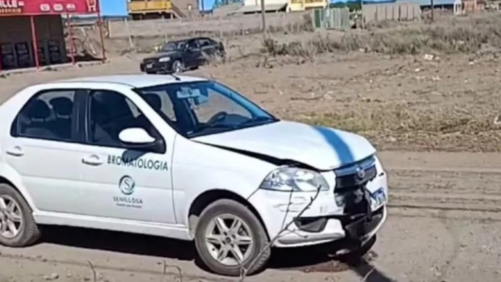 La empleada de 36 años impactó contra otro auto que iba conducido por una mujer que estaba acompañada de su hija de 4 años.
