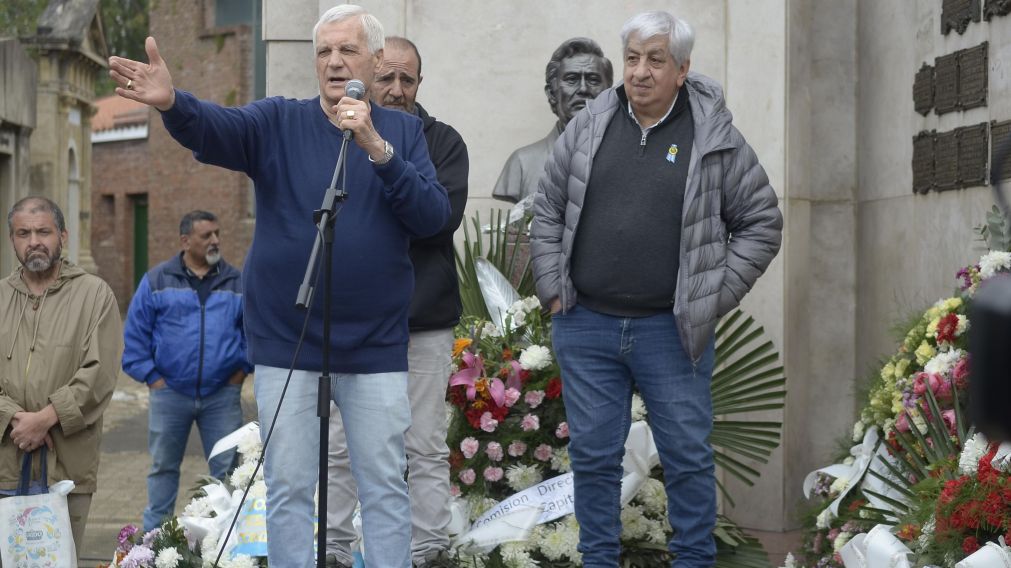 Los sindicalistas Antonio Caló y Julio Piumato, los principales oradores. (Fernando Pérez Re/Crónica)